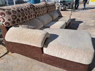 Sofá Chaislongue Beige y Marrón