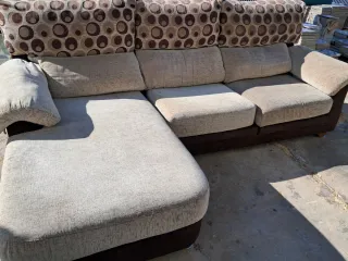 Sofá Chaislongue Beige y Marrón