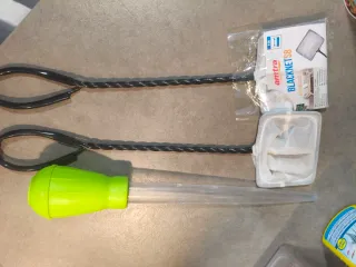 Set di 2 vasche per pesci, una da viaggio + accessori