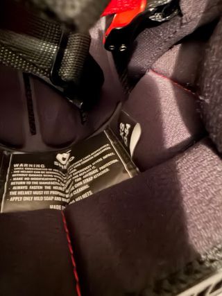 Casco SHIRO  y Guantes seventy