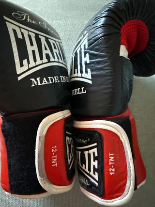 Guantes Boxeo Charlie 12oz Negro/Rojo