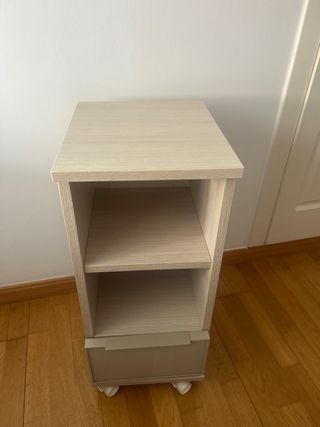 Estantería auxiliar con ruedas