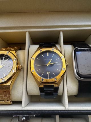 Coleccion de relojes  Para mas fotos privado.