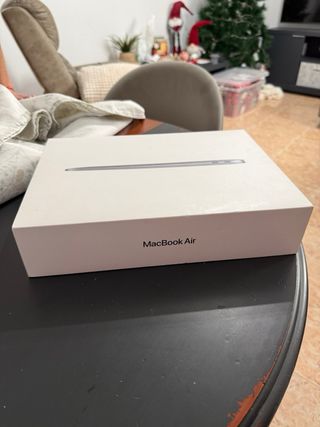 MacBook Air 13 2020 Plata 8GB 256 GB (negociable)