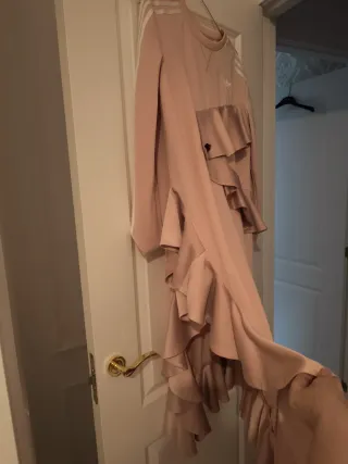 Vestido deportivo Adidas rosa con volantes