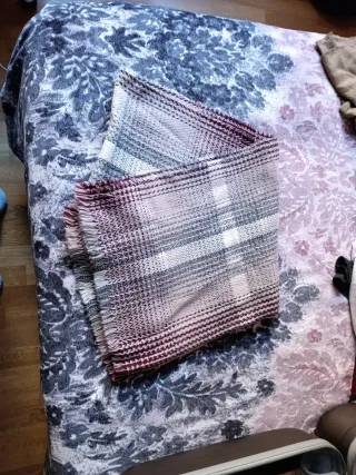 Bufanda de punto burdeos y rosa