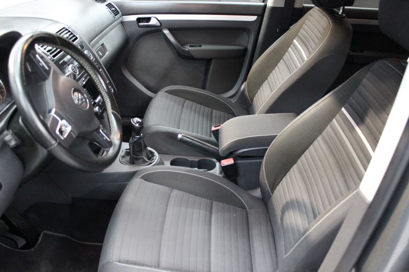 Volkswagen Touran 1.6 TDI Advance 2014, foto 11