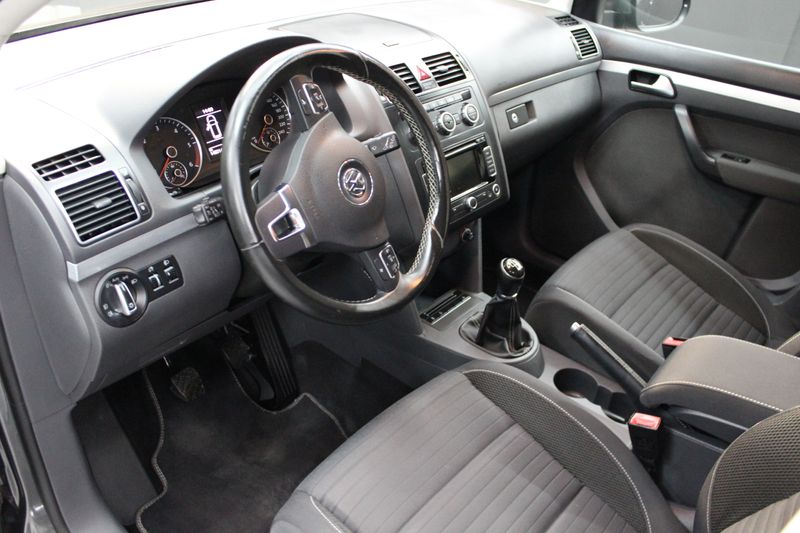 Volkswagen Touran 1.6 TDI Advance 2014, foto 12