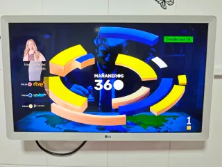 TV LG 24" Smart TV 24TQ510S-WZ Como Nuevo