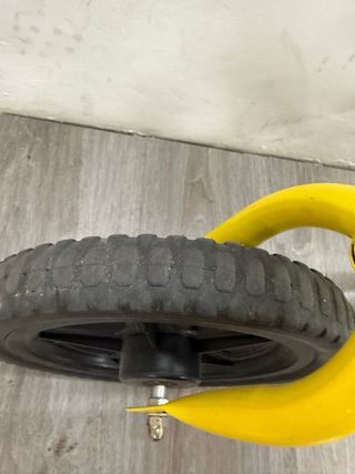 Bicicleta sin pedales Sawyer amarilla