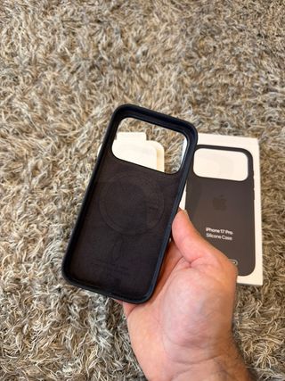 Funda Silicona iPhone 17 Pro Negra