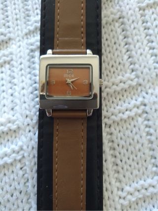 Relógio de senhora preto e castanho