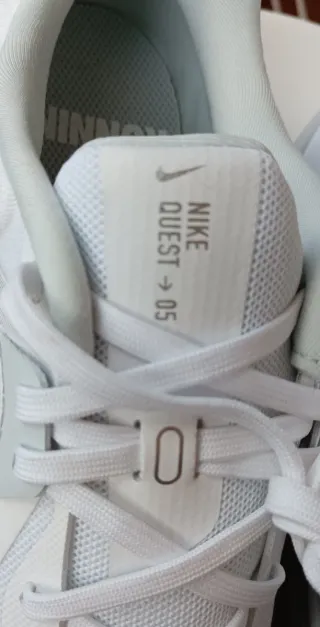 Zapatillas Nike Quest 5 Mujer Blancas