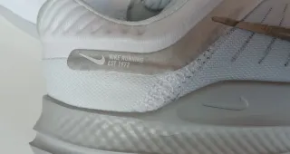 Zapatillas Nike Quest 5 Mujer Blancas