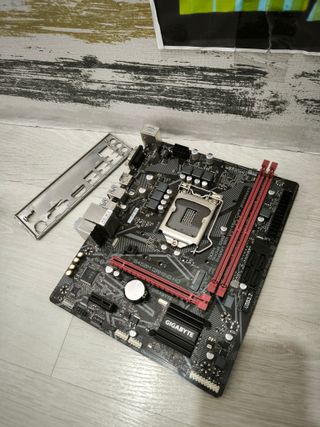 Placa Base Micro ATX GIGABYTE B460M GAMING HD