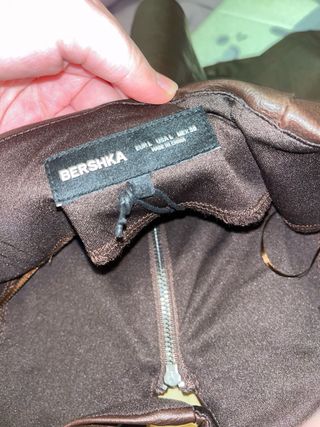 Top efecto piel marrón