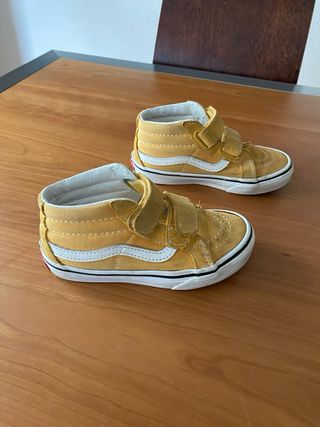 Vans amarillas talla 28 con velcro