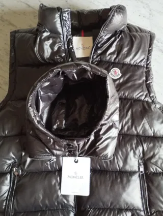 Chaleco Moncler negro | Talla M | Capucha desmonta