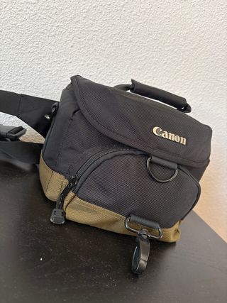 Canon EOS 1300D + Objetivo EF-S 18-55mm