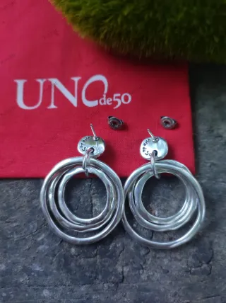 Pendientes Uno de 50