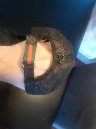 3 Gorras Negras y Marrones