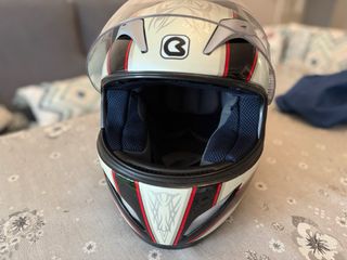 Casco Moto Bieffe Talla M con su funda.