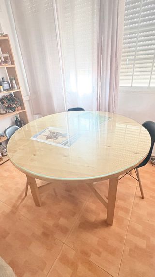 Mesa de comedor redonda madera y cristal