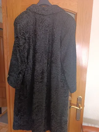 Abrigo de astracán negro