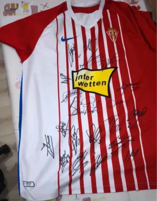 Firmada ornoos jugadores de la 25/26 tengo fotos