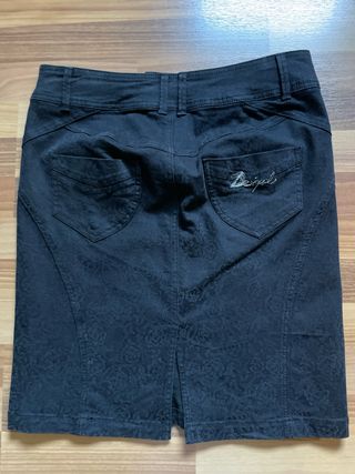 Falda Desigual Negra