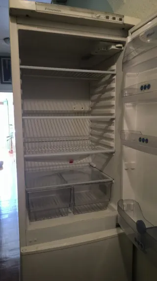 Nevera Whirlpool Blanca