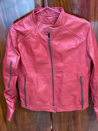 Cazadora de cuero roja mujer