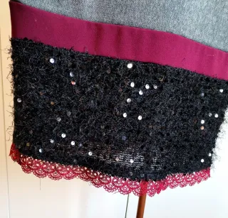 Abito nero e grigio con paillettes