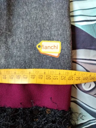 Abito nero e grigio con paillettes