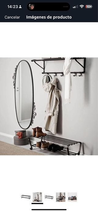 Perchero con espejo y zapatero.