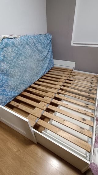 Cama individual con cajones