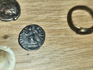 Lote monedas antiguas y anillo