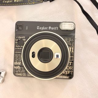 Instax SQ6 Taylor Swift Edición Reputation