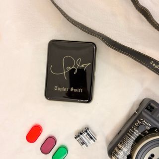 Instax SQ6 Taylor Swift Edición Reputation