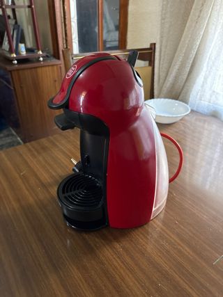 Cafetera Dolce Gusto Roja