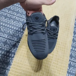 Adidas Swift Run 22 Gris Oscuro/Negro