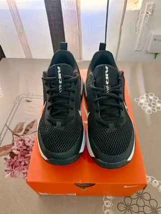 Zapatillas Nike Air Max Negras y Blancas