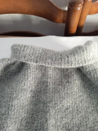 Jersey gris cuello alto