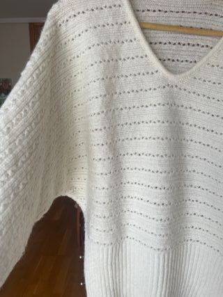 Jersey blanco de punto con calados