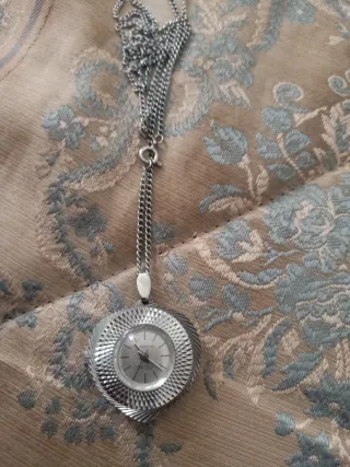 Orologio collana vintage carica manuale