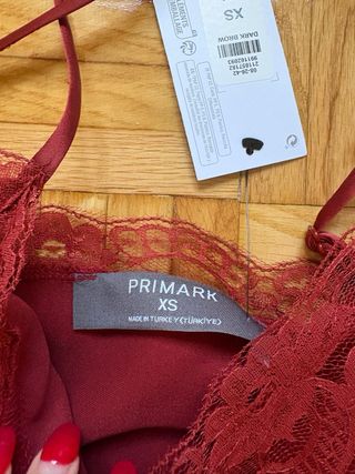 Top lencero de encaje burdeos XS