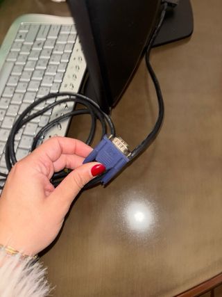 Ordenador de mesa Philips con teclado