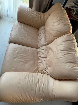 Sofá de piel beige 2 plazas