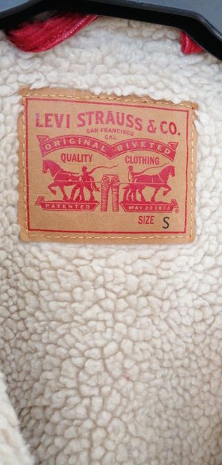 Chaqueta de pana Levi's Roja con Borrego