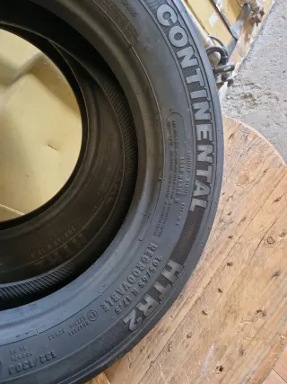 Se vende 2 Neumáticos Camión Buen Estado